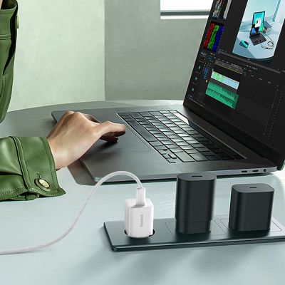 10. Ładowarka sieciowa Baseus GaN5 25W USB-C - biała