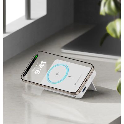 13. Powerbank Wozinsky WLWP-10KA0Y3WS 22,5W PD Qi2 10000 mAh, z podstawką, 1x USB-A, 1x USB-C - biały