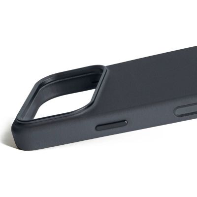7. Etui skórzane do iPhone 17 Pro basalt Mujjo