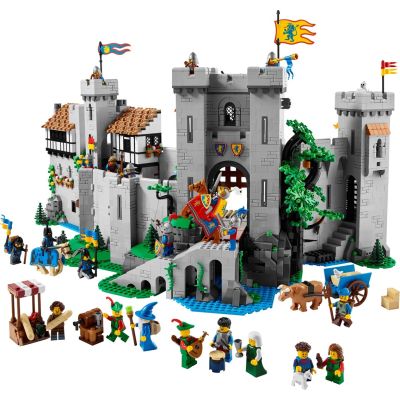 3. LEGO Icons 10305 - Zamek rycerzy herbu Lew
