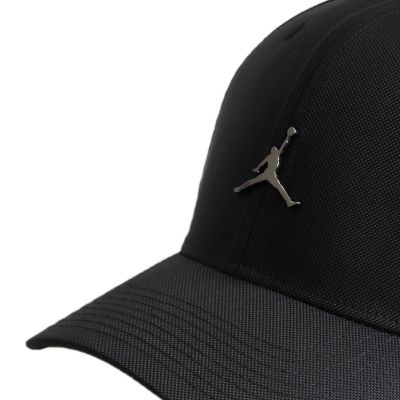 6. Czapka z daszkiem Air Jordan Rise Structured Metal Jumpman Czarna - HM5750-010