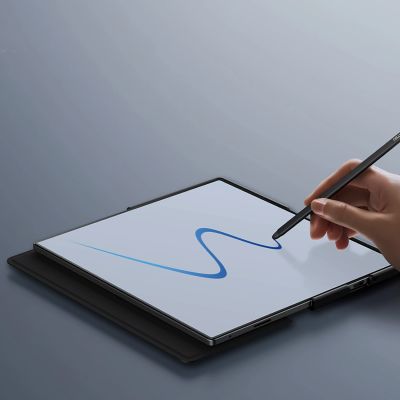 7. Etui Nillkin Qin Pro na Samsung Galaxy Z Fold 7 z miejscem na S Pen - czarne