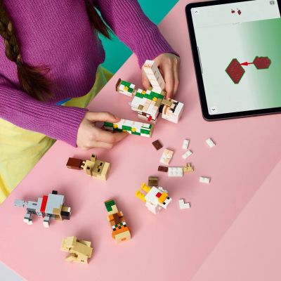 7. LEGO Minecraft 21592 - Atak kurzego jeźdźca na pustyni