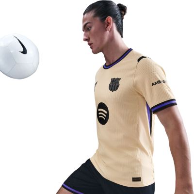 6. Koszulka męska Nike FC Barcelona 2025/26 Match Away beżowa HJ4554 784