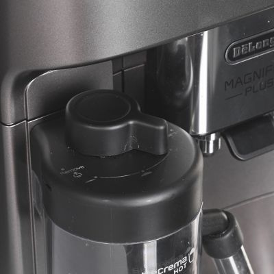 13. Ekspres ciśnieniowy DeLonghi ECAM 320.70.TB
