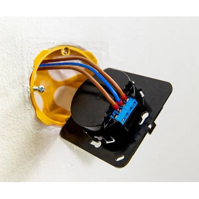 3. Shelly Wall Display Black + BLU H&T Black