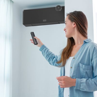 6. Grzejnik ścienny Black+Decker BXWSH2001E