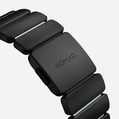 8. Nomad NM009896858 inteligentne akcesorium osobiste Band Czarny Tytan