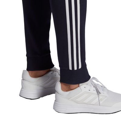 12. Spodnie adidas Essentials Fleece Tapered Cuff 3-Band M GK8823