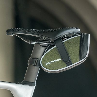4. Torba podsiodłowa Rockbros C52-2 lekka z oświetleniem 250 mAh - zielona