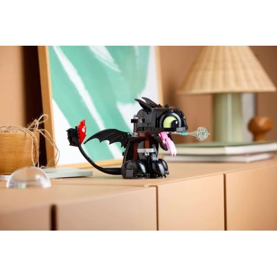 8. LEGO Icons  10375 Icons Jak wytresować smoka: Szczerbatek