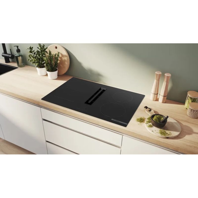 8. Płyta indukcyjna z wyciągiem okapem BOSCH PVS811B16E 80 cm