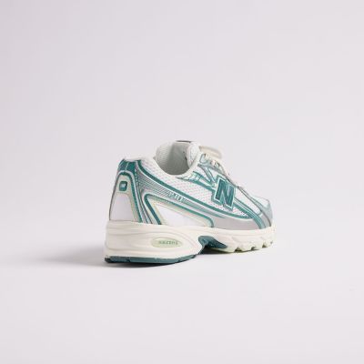 7. Buty New Balance U740GR2