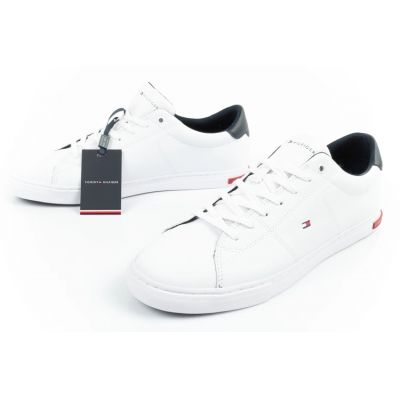 8. Buty Tommy Hilfiger Essential M FM0FM04047YBR