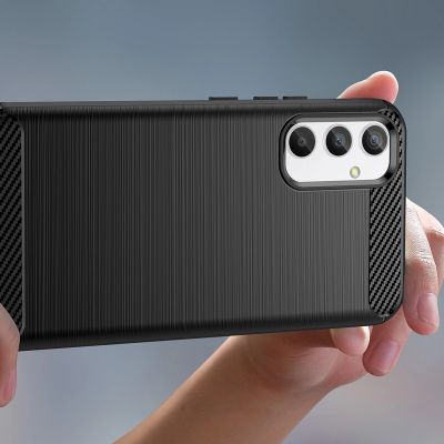 5. Carbon Case etui do Realme 10 Pro elastyczny silikonowy karbonowy pokrowiec czarne