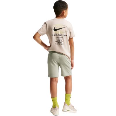 5. Spodenki dla dzieci Nike Sportswear Club jasnozielone FZ5512 304