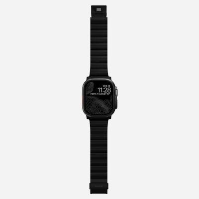 11. NOMAD Titanium Band - tytanowa bransoleta do Apple Watch 46mm/49mm (black hardware) V2