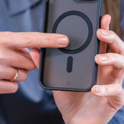 12. Etui 3mk Smoke MagCase na Samsung Galaxy S24 - zielone-półprzezroczyste