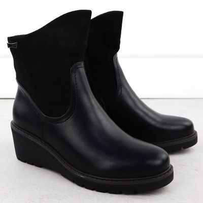 3. Botki damskie zamszowe na koturnie czarne M.Daszyński 2510