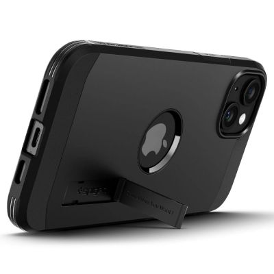 7. Etui Spigen Tough Armor MagSafe na iPhone 15 - czarne