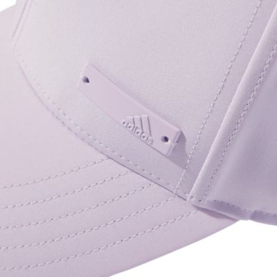 7. Czapka z daszkiem adidas Metal Badge Lightweight Baseball IY7769