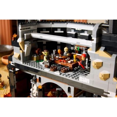15. LEGO Icons 10333 - Władca pierścieni: Barad-dur