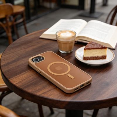 5. Etui Tech-Protect BasicMag MagSafe na iPhone 16e / 17e - brązowe