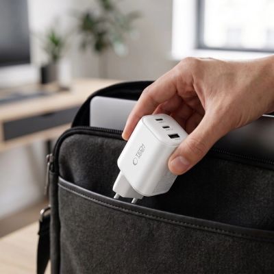 5. Ładowarka sieciowa Tech-Protect NCA100W-GaN 3-Porty PD 3.2 100W / QC3.0 - biała