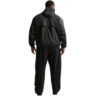 9. Kurtka męska Nike Windrunner czarna HV8369 010