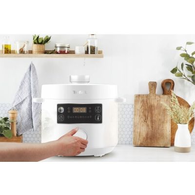 7. Multicooker TEFAL CY754130