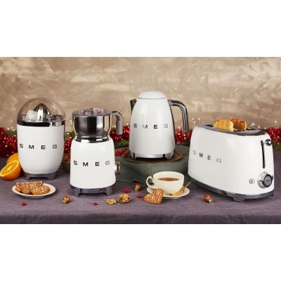 24. Czajnik elektryczny SMEG KL03WHEU biały