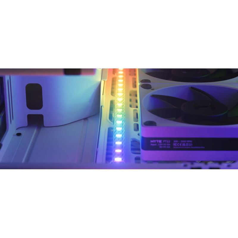 3. Zestaw HYTE LS10 qRGB Light Strips (3 Stück)