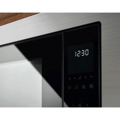3. Kuchenka mikrofalowa ELECTROLUX EMS4253TBX