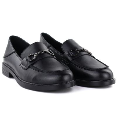 4. Skórzane półbuty damskie mokasyny czarne Vinceza 18117