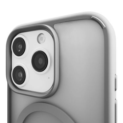 5. Etui silikonowe Puro Gradient MagSafe do iPhone 16 Pro Max - srebrne