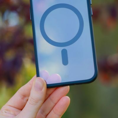 3. Etui 3mk Satin Armor MagCase z MagSafe na iPhone 14 Plus - przezroczyste z czarną ramką