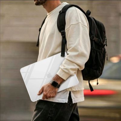 5. Etui Tech-Protect Softshell na MacBook Air 15" 2023 / 2024 / 2025 / 2026 - przezroczyste