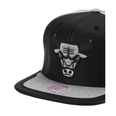 3. Czapka z daszkiem Mitchell & Ness NBA Chicago Bulls NBA Day One Snapback Bulls 6HSSMM19224-CBUBKGY
