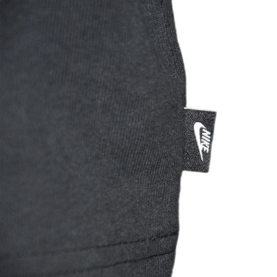 4. Koszulka Nike Premium T-shirt Czarna - DO7392-010