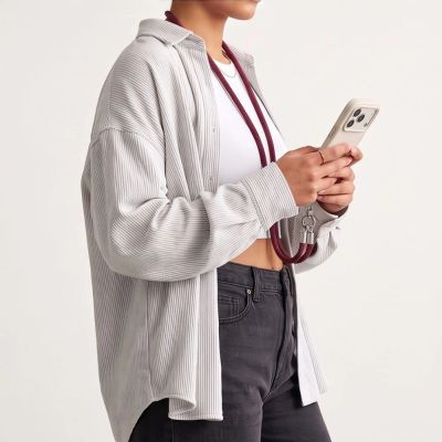 8. Smycz do telefonu Tech-Protect C10S Crossbody (114 cm) + na nadgarstek (31 cm) - bordowo-tytanowa