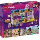 15. LEGO Friends 42677 Piekarnia z przysmakami dla psów
