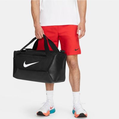 8. Torba Nike Brasilia 9.5 DM3976 010