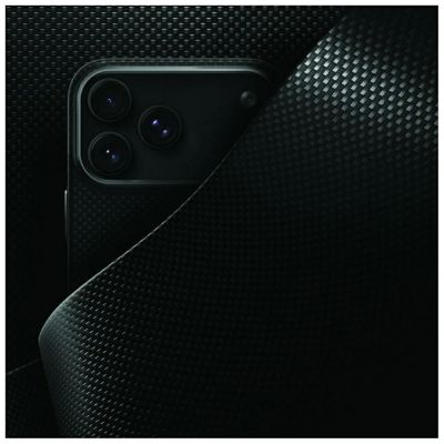 7. Etui UNIQ Keva EDGE Magclick Charging na iPhone 18 Pro / 17 Pro - czarne
