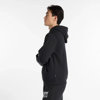 8. Bluza New Balance Sport Graphic Fleece Hoodie BK M MT51941BK