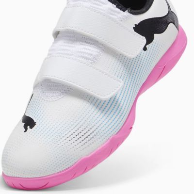 6. Buty piłkarskie Puma Future 7 Play IT Jr 107741-01