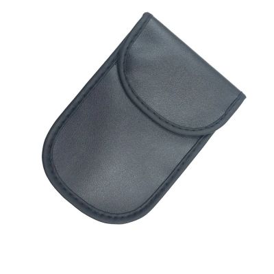 11. Etui antykradzieżowe na klucze samochodowe blokujące fale radiowe pokrowiec Keyless Faraday Box klatka Faradaya 14 cm z 10 cm czarny
