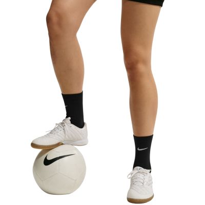 7. Skarpety piłkarskie Nike Vapor Fast czarne IZ2675 010