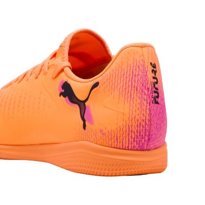 9. Buty piłkarskie Puma Future 8 Play IT 108606 03