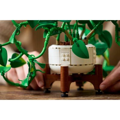 6. LEGO Botanical Collection 11512 - Wiszące epipremnum złociste