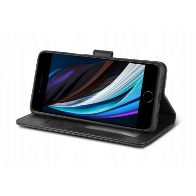 8. Etui Tech-Protect Wallet MagSafe na iPhone 12 / 12 Pro - czarne